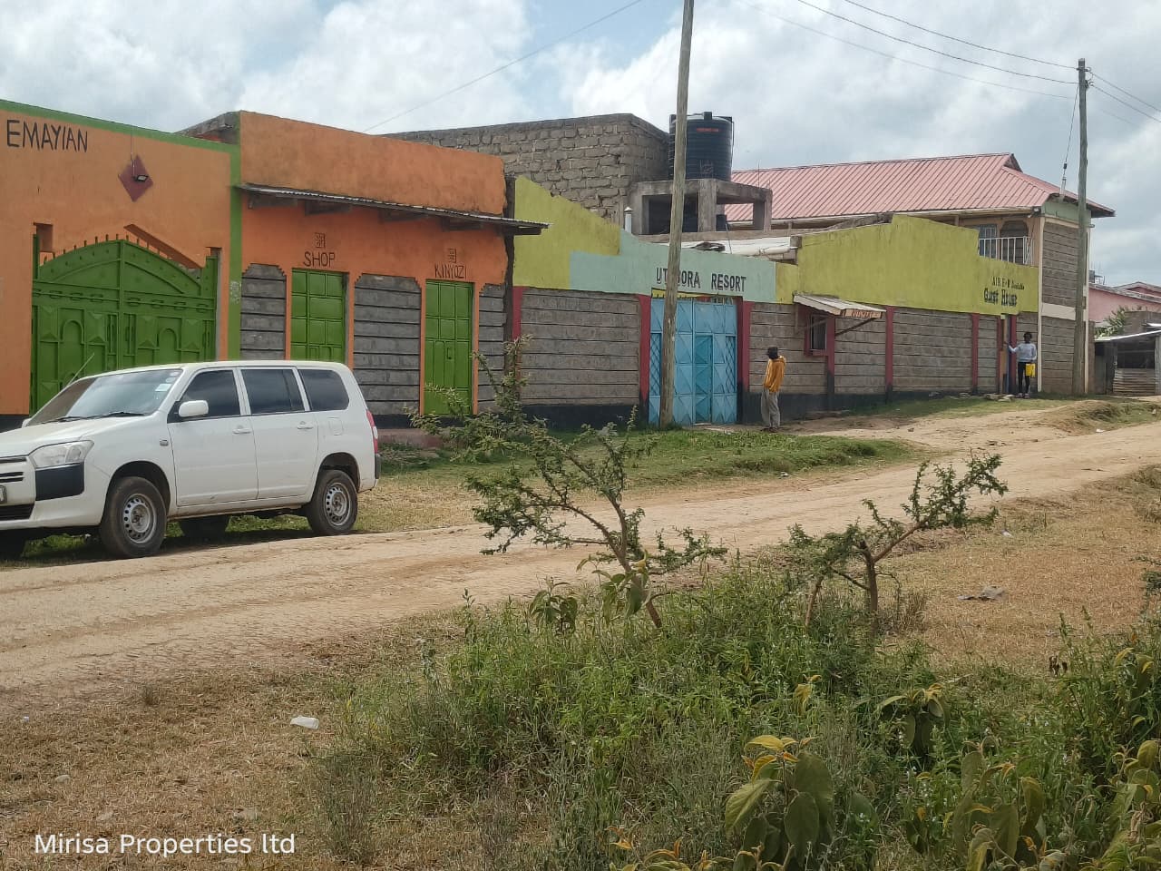 residential land for sale in Narok Utubora Estate – two access roads and water on site